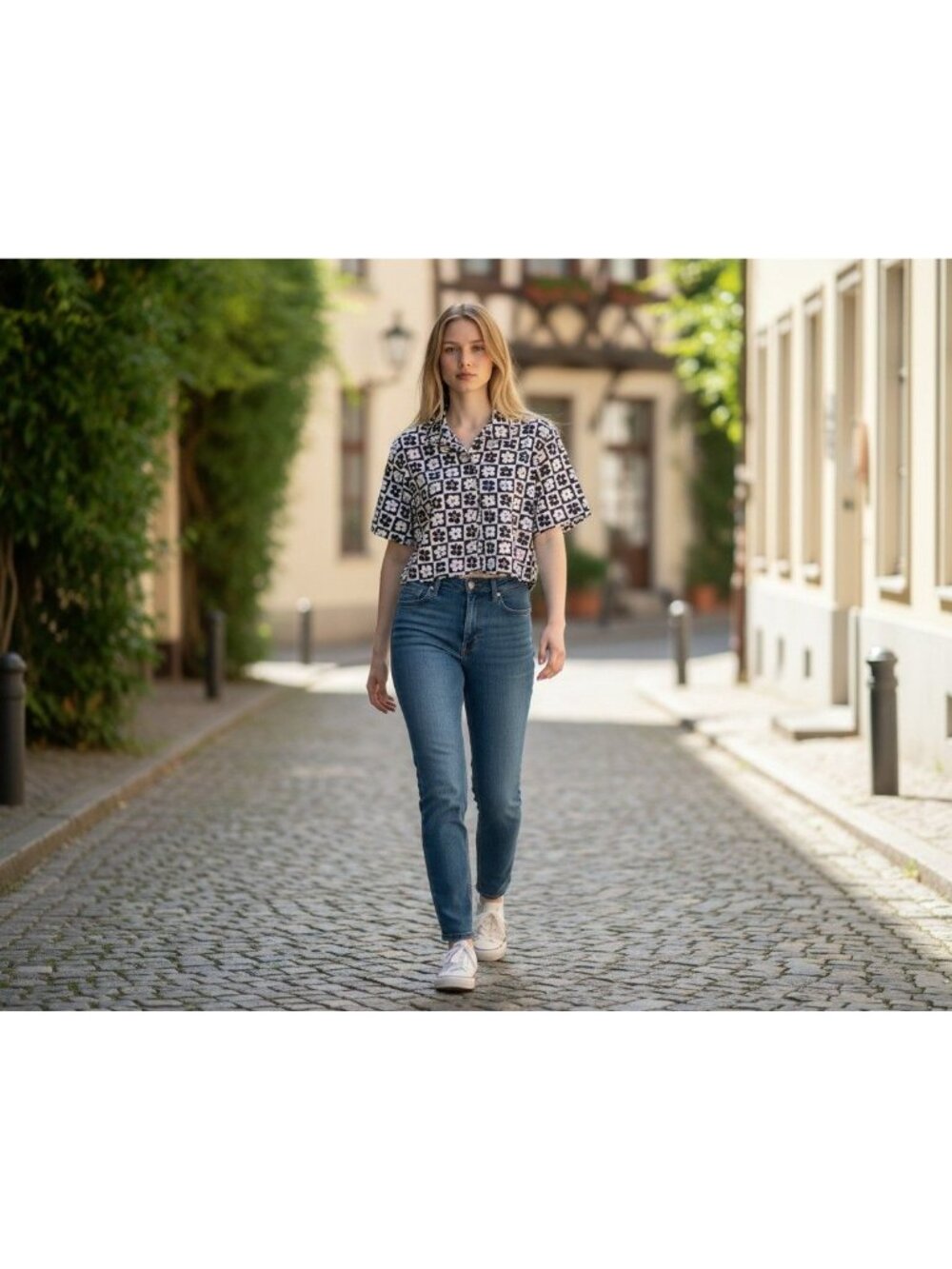 Passport Black & White Floral Checkered Crop Shirt Small Rayon Button-Up Blouse
